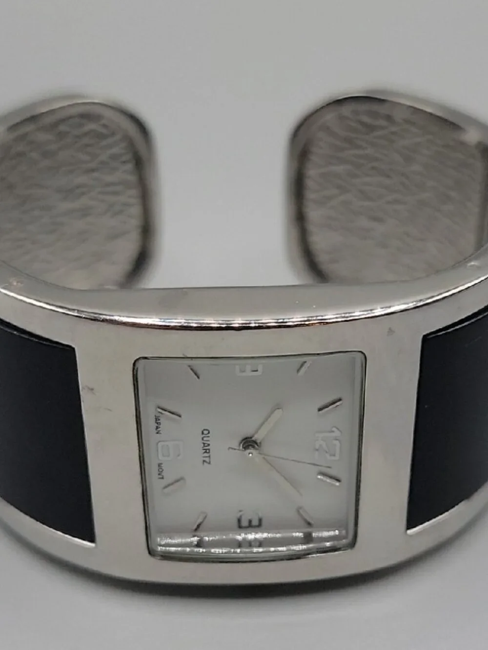 Vintage Ladies Fashion Quartz Watch Open Cuff Hinge Band Watch Fits Up To 8